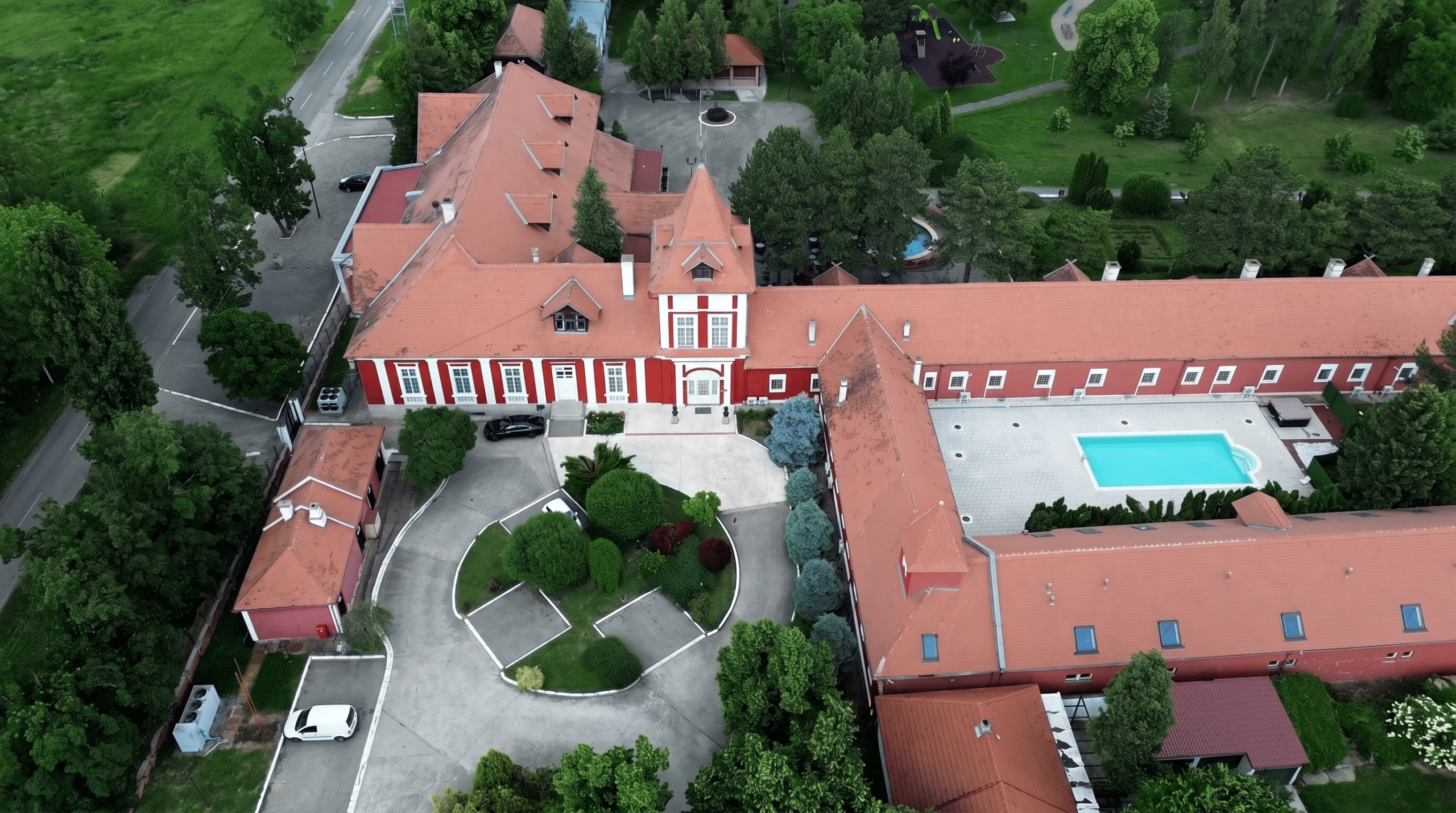 hf_20260608_094042_246fdb51-750f-4979-8b19-68f409660da8 Kaštel Ečka — Hotel, Restoran + 14ha Gradjevinskog Zemljišta | Ečka, Vojvodina