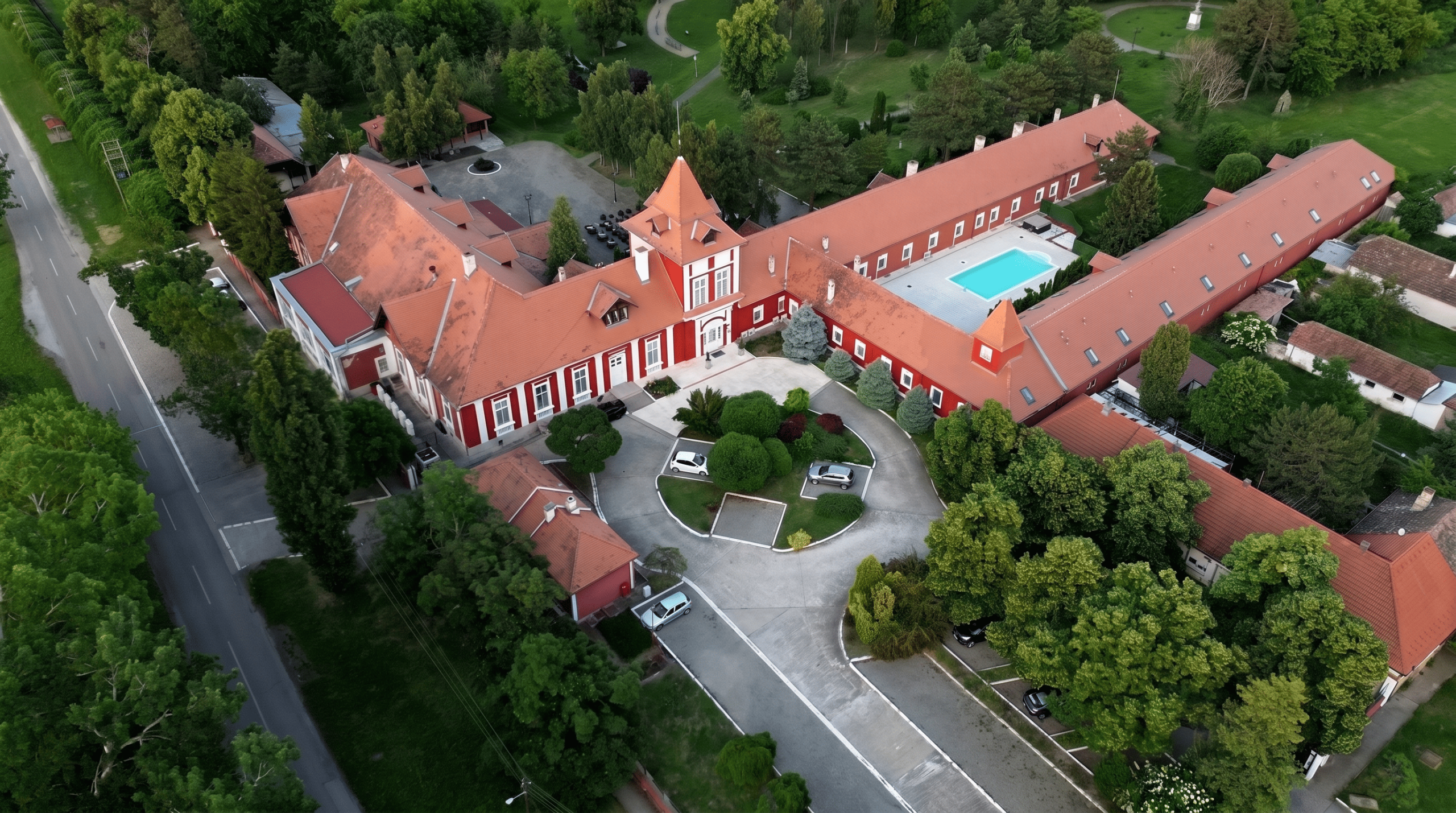 hf_20260608_094807_5cc55c4c-5db1-462b-9f52-ab8dd1b61ed8 Kaštel Ečka — Hotel, Restoran + 14ha Gradjevinskog Zemljišta | Ečka, Vojvodina