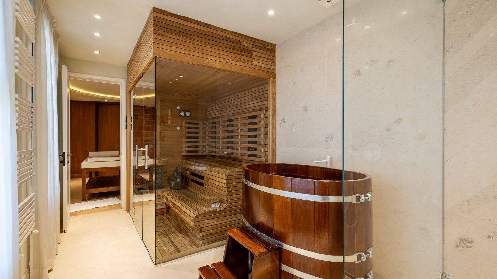 xxl-16 EKSKLUZIVAN PENTHOUSE SA PRIVATNOM SPA ZONOM | K-DISTRICT
