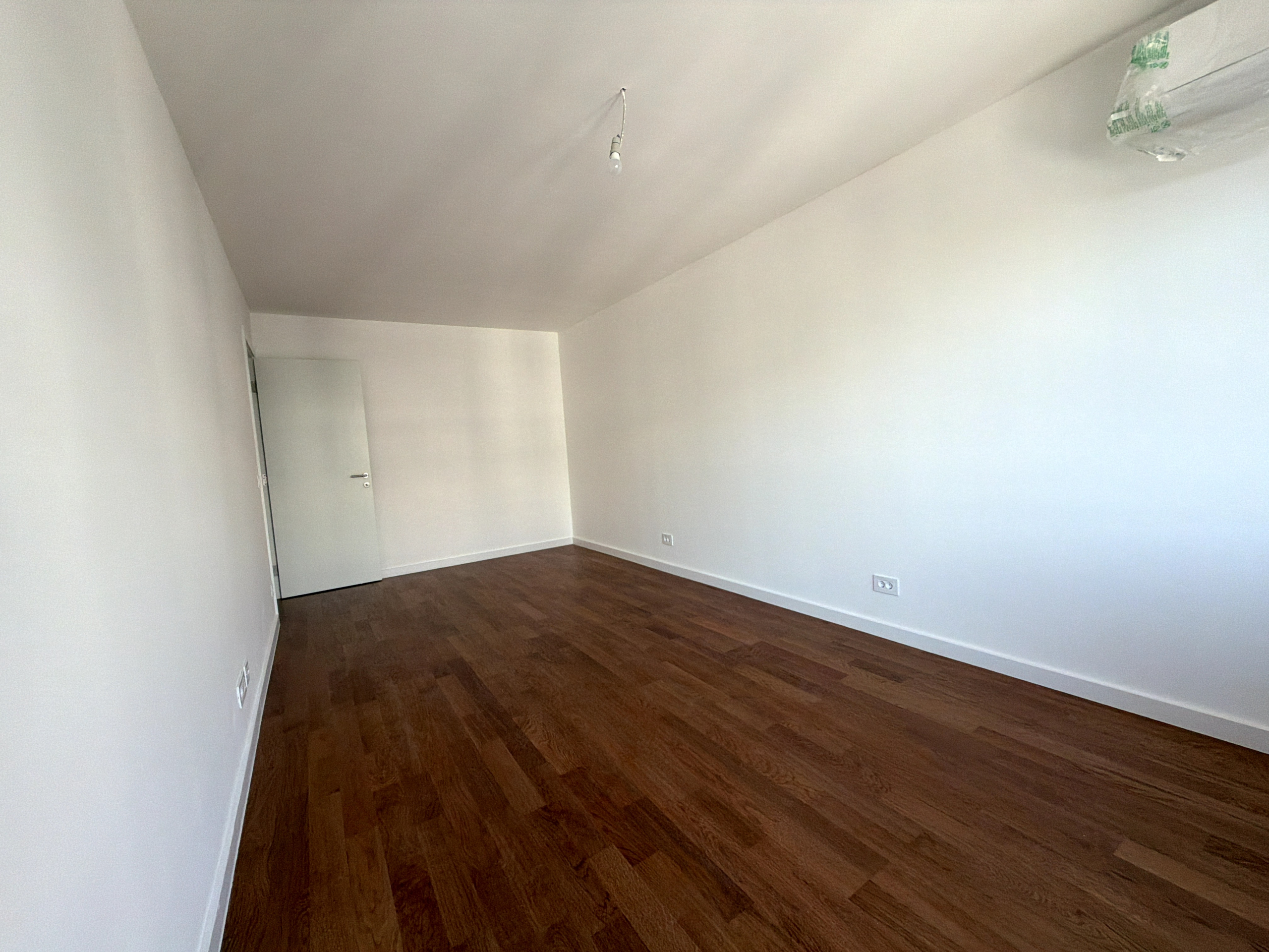 IMG_1383 Zemona Nova, Zemun – useljiv četvorosoban stan od 134,4 m² na 5. spratu