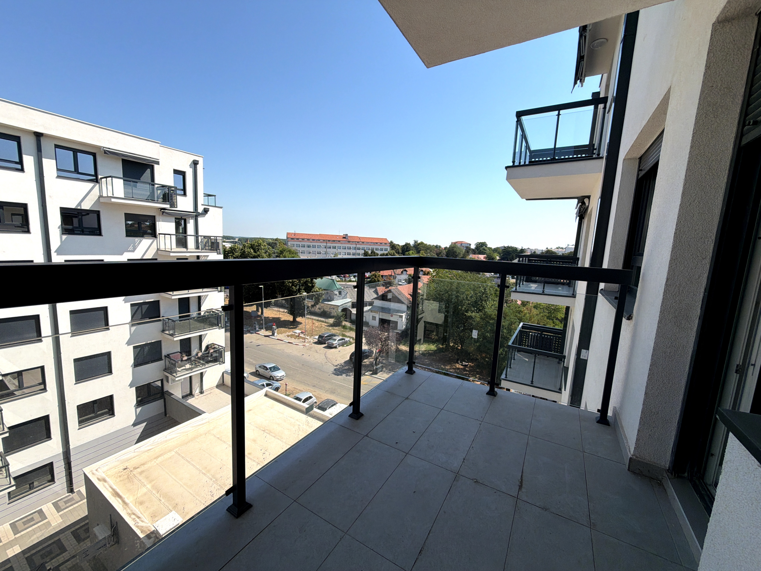 IMG_1385 Zemona Nova, Zemun – useljiv četvorosoban stan od 134,4 m² na 5. spratu