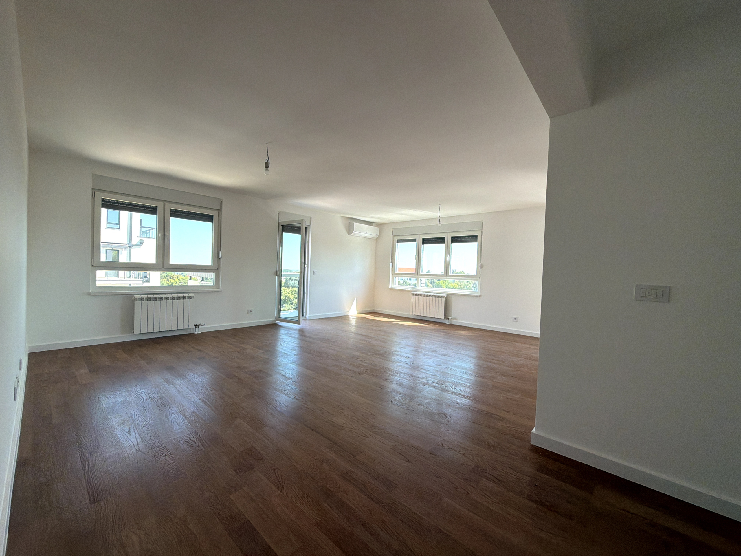 IMG_1396 Zemona Nova, Zemun – useljiv četvorosoban stan od 134,4 m² na 5. spratu