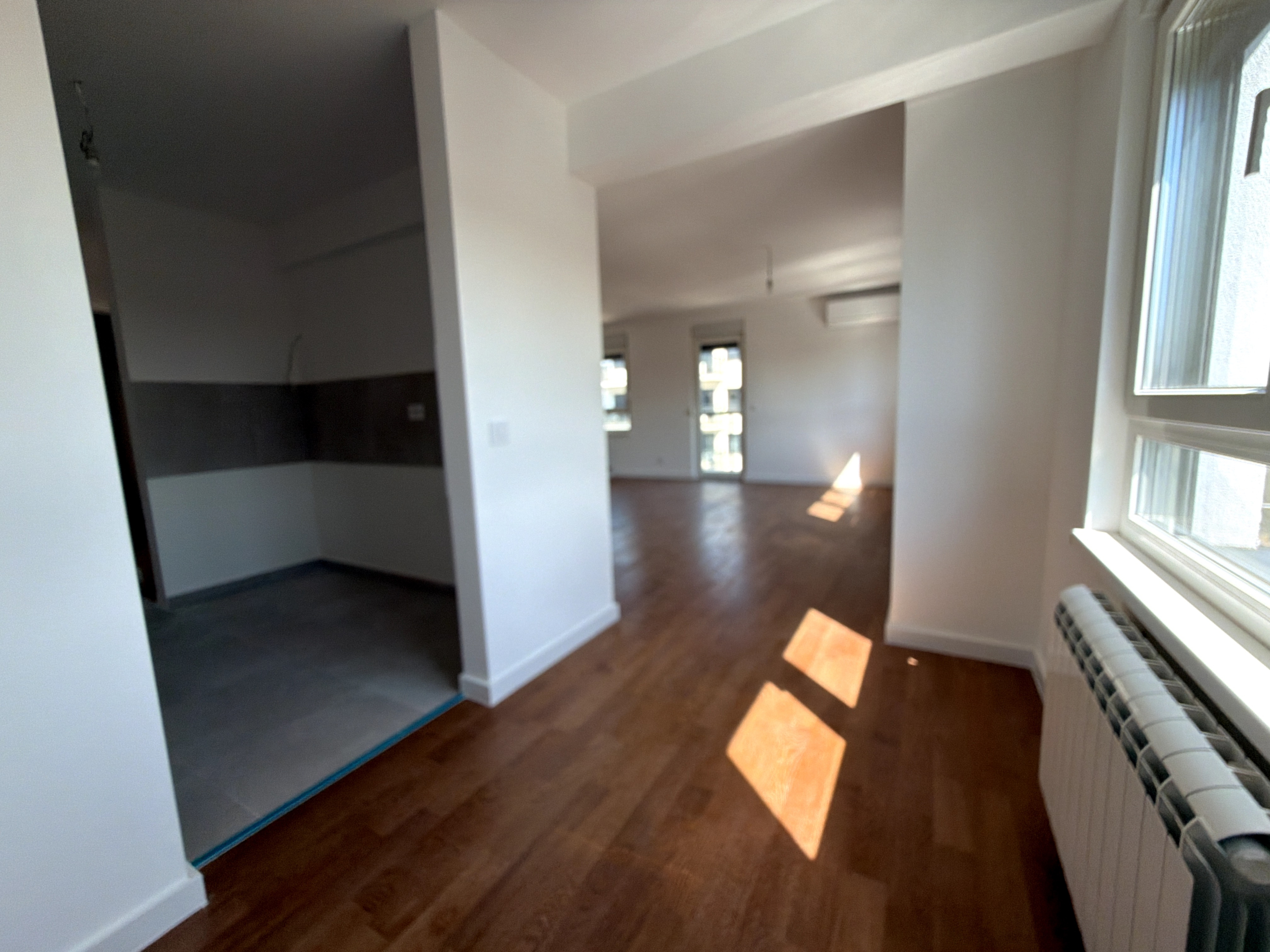IMG_1400 Zemona Nova, Zemun – useljiv četvorosoban stan od 134,4 m² na 5. spratu
