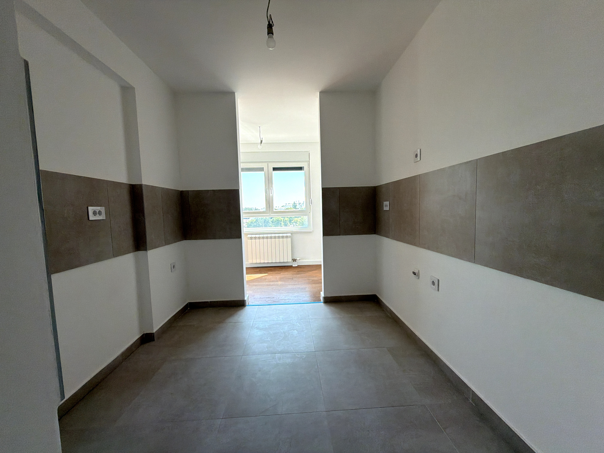 IMG_1405 Zemona Nova, Zemun – useljiv četvorosoban stan od 134,4 m² na 5. spratu