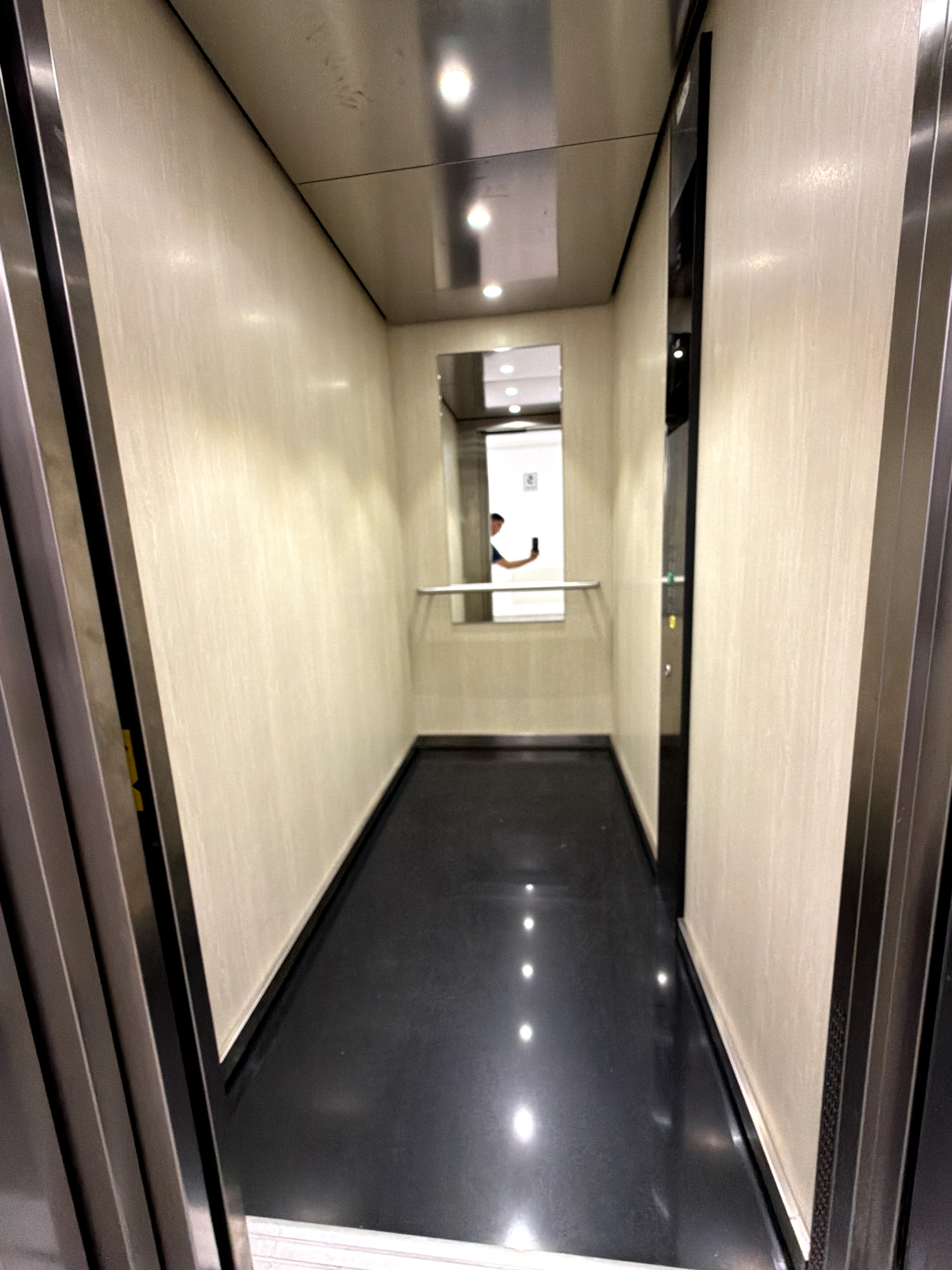 IMG_1415 Zemona Nova, Zemun – useljiv četvorosoban stan od 134,4 m² na 5. spratu